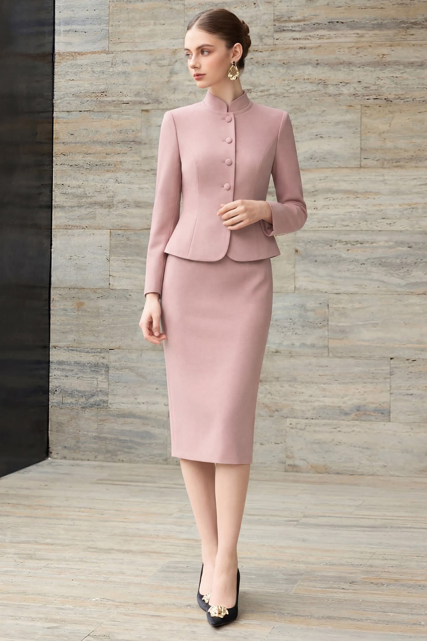 The mandarin collar dress suit in soft pink